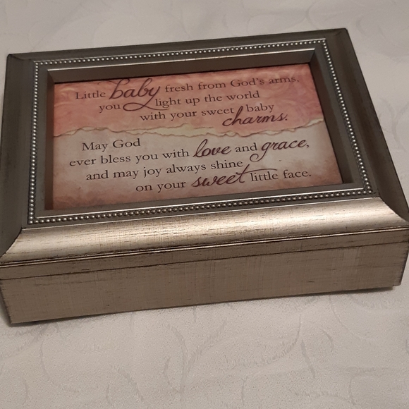 BABY GIRL DECORATIVE MUSIC BOX,MEGERMENTS 8W×6H BOX IS SILVER TONE, BLACK VELVET - Picture 3 of 11